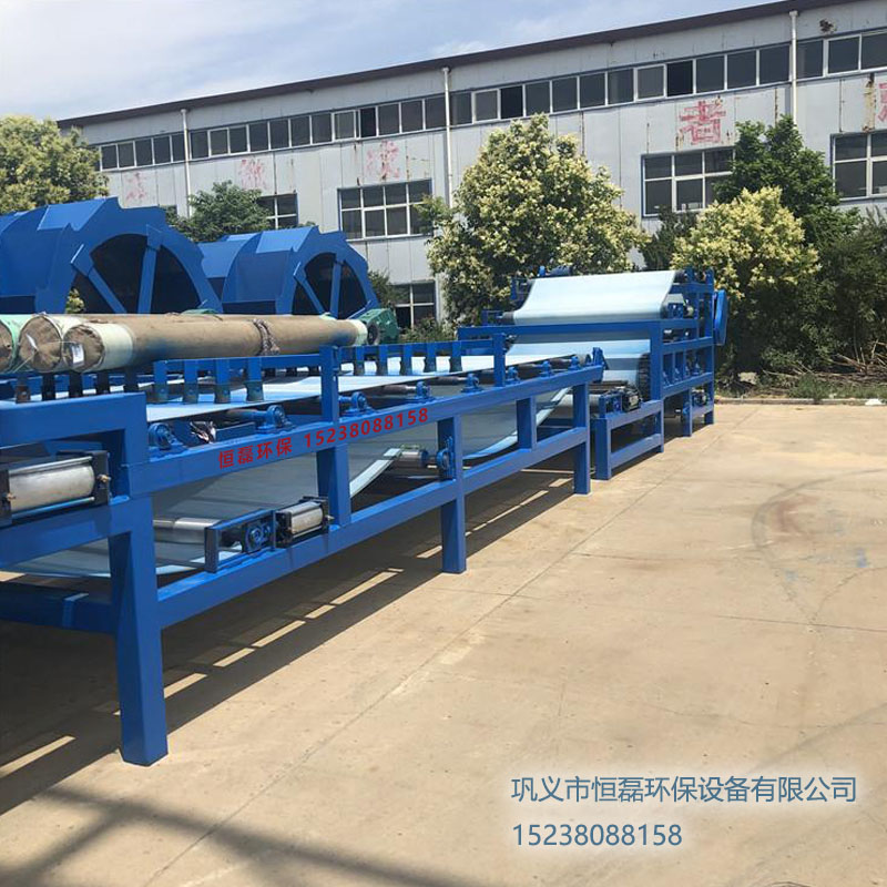帶式壓濾機(jī)<div   id=